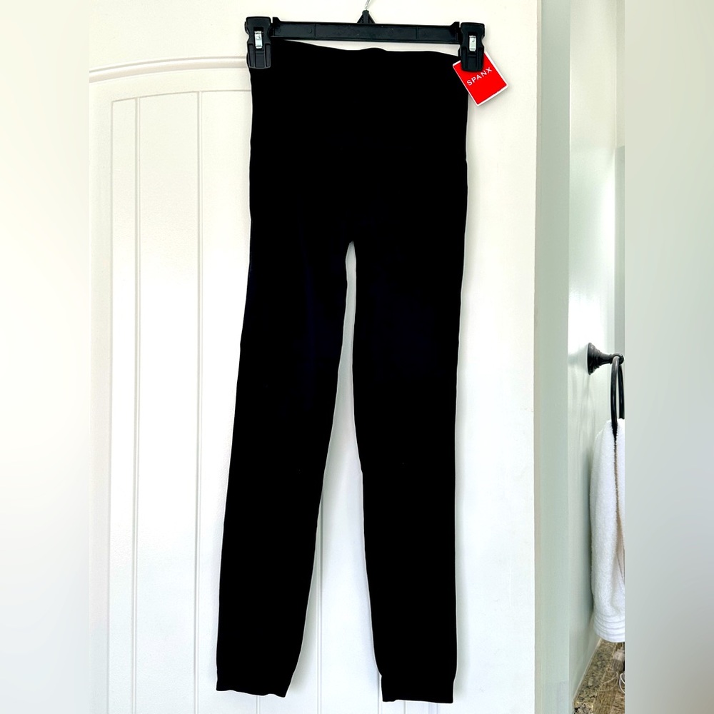 Spanx Look At Me Now Seamless Leggings